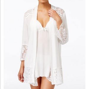 Linea Donatella white lace kimono robe size S/M NWT